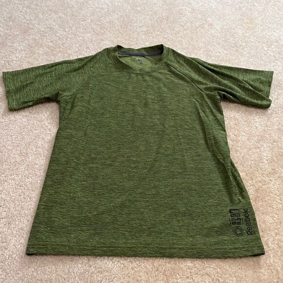 REEBOK SIZE MEDIUM 10/12 SHIRT - Picture 1 of 8